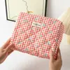 Bolsa de maquiagem com laço branco acolchoado, pequena, fresca, fofa, portátil, para estudantes, bolsa de armazenamento, bolsa de lavagem, bolsa de grande capacidade