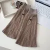 Cubiertas de calcetín de punto gruesas, cálidas, estilo coreano para otoño e invierno para mujer, con un diseño único de cordón, un estilo retro universitario y un efecto adelgazante en las pantorrillas, creando un look de calcetín largo y con volantes