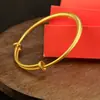 Joyería Sand Gold, Anillo Sencillo de Herencia Antigua, Pulsera de Empuje y Tirón para Mujer, Oro Simulado, Lujo Accesible, Joyería de Tres Oros para Bodas de Alta Gama