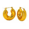 Pendientes Huecos Chapados en Oro de 18 Quilates de Acero Inoxidable Europeos y Americanos Personalizados de Fábrica para Mujer Versátiles de Moda Transfronteriza Pendientes de Acero de Titanio Dongguan