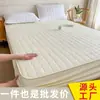 Juego de Sábana Acolchada de Color Sólido Amigable con la Piel Personalizada por el Fabricante, Sábana de Cama Transpirable Engrosada Antideslizante, Protector de Colchón a Prueba de Polvo Juego de Tres Piezas
