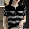 26 Moda Feminina Nova Estilo Primavera e Verão Simples Listrado Botões Gola Redonda Solto Casual Algodão Pulôver Tricô Manga Curta