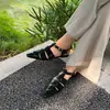Novas Sandálias Femininas de Moda Verão Solado Plano Estilo Britânico Leve Retro Francês Couro Patente Original Couro Genuíno