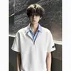 Camisa polo blanca de manga corta de dos piezas de imitación para hombre, camisa de verano con cuello de camisa, camiseta empalmada, estilo juvenil, camiseta de media manga