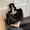 Bolso pequeño retro para mujer, estilo coreano de moda 2023, informal, de gran capacidad, tipo cubo, sencillo, para debajo del brazo.
