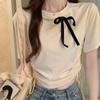 Tiro Real # Camiseta de Manga Corta a la Altura del Hombro con Lazo de Perlas para Mujer 2025 Nuevo Estilo Top Corto Plisado en la Cintura Adelgazante