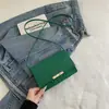 Bolso de Diseño Nuevo y Exclusivo Negro Francés Bajo el Brazo Cuadrado Pequeño para Viajar de Alto Valor con Patrón de Cocodrilo Bolso de Hombro Cruzado
