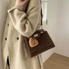 Bolsa Transversal para Mulheres, Bolsa de Couro Simples e Versátil para o Dia a Dia e Lazer, Grande Capacidade, Moda Europeia e Americana, Bolsa Feminina de Alta Qualidade