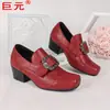 Sapatos Juyuan 2026 Outono Novo Estilo Praça Renascentista Bico Quadrado Retrô Salto Bloco Sapatos Individuais Femininos Comércio Exterior Tamanho Grande Sapatos Femininos