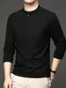Nueva colección de otoño 2025: Camiseta de color liso, cuello alto, manga larga, corte holgado, resistente a las arrugas para hombre, adecuada como top casual o camiseta interior