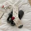Calcetines de Corea del Sur de la serie Berry Red para mujer, novedad de otoño e invierno, calcetines de tubo medio con lazo romboidal y punta ondulada.