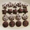 Outono e Inverno Retro Maillard Estampa de Leopardo Cor de Café Estrela de Cinco Pontas Fivela Redonda Botão Acessório de Cabelo DIY Acessórios de Chapéu