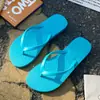 Chanclas coloridas 2026 modelo nuevo, antideslizantes para baño, uso en casa en verano, sandalias de pareja, estilo hombre