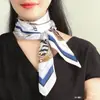 Pañuelo de Seda 70x70 Pañuelo Cuadrado Pequeño para Mujer Estilo Coreano Ins Pañuelo de Gama Alta Protector de Cuello Pañuelo Pequeño de Seda de Verano Chal Versátil