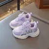 Tênis Esportivo Infantil 2026 Primavera e Outono Novo Estilo Sapatos de Malha Respiráveis Confortáveis para Meninas Bebê Borboleta Moda Versátil Calçados Casuais