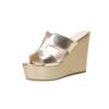 Sandalias de cuña de moda para mujer, estilo nuevo de verano 2025, para exteriores, de cuero genuino, color dorado y plateado, impermeables, con plataforma, suela gruesa