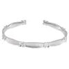 Pulsera Sencilla y Versátil de Flor de Ciruelo para Mujer, Sensación de Lujo Ligero, Exquisita Pulsera Floral, Accesorio de Mano Fresco y Dulce, Apertura Ajustable