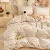 Juego de ropa de cama de cuatro piezas estilo pastoral con estampado floral de gasa de doble capa de algodón puro sábana de algodón con estampado de dibujos animados funda de edredón se puede dormir en ropa interior ropa de cama