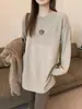 Camiseta de Otoño de Moda con Cuello Redondo, Mangas Largas de Felpa para Mujer, Estilo Más Grueso, Longitud Media, Holgada, Rejuvenecedora, Top Versátil para Vestir por Capas