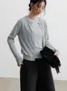 Cárdigan de cachemira para mujer, una prenda de alta gama para otoño/invierno, perfecto como capa base o exterior, con un tejido elástico y amigable con la piel y un diseño de punto abotonado