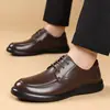 Zapatos casuales de negocios para hombre de cuero suave de primera capa, zapatos ligeros y transpirables, estilo británico casual con cordones, zapatos individuales de cuero