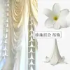 Pingente de Cordão Lírio Pérola Celebração de Casamento Festa Aniversário Adereço para Foto Celebridade da Internet Decoração Branca Arranjo de Flores Artificiais