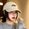 Gorra de Béisbol Blanca Bordada Casual Estilo Coreano para Mujer con Circunferencia de Cabeza Grande, Visera Ancha y un Toque de Lujo para Caras Grandes