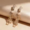 Brincos de Metal Geométricos Retrô Agulha de Prata S925 Design de Nicho Feminino Brincos de Alto Nível Luxo Acessível Brincos Atmosféricos Atacado