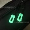 Venda quente transfronteiriça cordão de puxar de zíper luminoso para mochila auto-luminoso anti-perda cordão de puxar de cauda em estoque puxador luminoso de TPU puxador