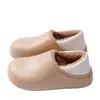Chinelos de Algodão Impermeáveis para Homens, Novo Modelo 2026, Inverno Exterior Pelúcia Quente Casa Sapatos Fechados no Calcanhar com Solado Grosso Estilo Birkenstock para Mulheres