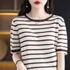 Moderna camiseta de punto de algodón con rayas horizontales, cuello redondo, calados, manga corta para mujer, adelgazante, para ir al trabajo, nueva de primavera