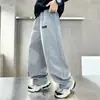 Calça Infantil Estilo Primavera e Outono 2026 Nova Calça Casual para Meninos Perna Reta Crianças Maiores Calça de Moletom Estilo Primavera e Outono Calça Larga para Meninos