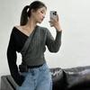 Top de Malha Estilo Coreano Gola V Costura Cor Contrastante Outono e Inverno Novo Design Botão Diagonal Padrão de Cânhamo Efeito Emagrecedor Suéter Off-Shoulder