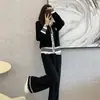 Conjunto Elegante de Moda Deportiva Otoño/Invierno 2026 para Mujer, Estilo Celebridad de Internet, Pantalones de Pierna Ancha Adelgazantes, Conjunto de Dos Piezas Inspirado en Chanel para Mujer