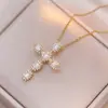 Colar Feminino Colorido Zircônia Joias Design de Nicho Pingente Cruz Completo em Diamante Colar Corrente de Clavícula em Aço Inoxidável