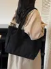 2025 Novo Design de Nicho Veludo Corduroy Bolsa Feminina Moda Casual Versátil Bolsa de Ombro Bolsa de Mão para o Dia a Dia