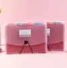 Venta Directa de Fábrica Carpeta Acordeón Arcoíris de 13 Compartimentos Oficina Estudio Plástico con Cuerda Carpeta de Archivo A4 Bolsa Archivo de Documentos Multicapa
