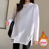 Camiseta térmica base para mujer para otoño e invierno, nuevo estilo de moda, forrada de polar, de longitud media, blanca, camiseta de manga larga, corte holgado, oculta las imperfecciones del cuerpo