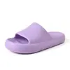 Pantuflas de verano para mujer con suela gruesa, antideslizantes para interior, aptas para la ducha, resistentes a los olores, estilo de pareja, cómodas para uso en casa, con una sensación suave y acolchada, y adecuadas para usar en exteriores; material EVA