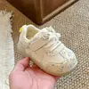 Zapatos para caminar de bebé, nueva colección primavera/otoño 2026, zapatillas casuales con suelas suaves y características antideslizantes, lindos zapatos deportivos para niños