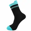 Calcetines de hombre de algodón de alto contenido de fábrica, hasta la pantorrilla, retro, de doble raya, casual, deportivos, de algodón, multicolor, personalizados, al por mayor