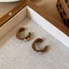 Pendientes Retro de Terciopelo Estilo Hong Kong Forma de C para Mujer 2025 Nuevo Lujo Accesible Pendientes Saturno de Gama Alta Pendientes Únicos y Hermosos
