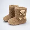 Botas Peludas Infantis Estilo Coreano 2025 Bebê Menina Botas de Cano Médio Botas Curtas Forradas com Lã de Cordeiro Quentes Botas de Neve Fofas