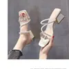 2026 Verano Nuevo Estilo Pedrería Tacón Medio Resistente al Desgaste Antideslizante Moda Tendencia Tacones Altos Chanclas para Mujer