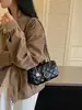 Bolso cuadrado pequeño de cadena gruesa acolchado de PU con cierre de pinza metálico vintage estilo francés para mujer, bolso de hombro y bandolera de moda de alta gama para el día a día