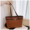 Bolso Casual Bajo el Brazo 2026 Retro Nueva Tendencia de Moda Versátil Tote Simple Gran Capacidad Bolso de Hombro para Viajes Diarios