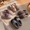 2026 Nuevas Zapatillas de Algodón con Punta de Bloque de Color para Hombre con Felpa Plus Cálidas para el Hogar Suela Gruesa de EVA Silenciosas Zapatillas de Algodón para Pareja para Mujer