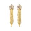 Pendientes Starlight con circonitas y diamantes, elegantes, de alta gama, ligeros, de lujo, a la moda, con un diseño elegante y sentido del lujo.