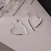 S925 Sterling Silver Europeu e Americano Retro Brincos de Amor Nicho Feminino Luz Luxo Geométrico Brincos Avançado Estilo Frio Brincos de Fivela de Orelha