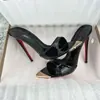Tacones de aguja, sandalias de punta abierta, divertidos tacones altos estilo cama, sandalias de moda mejoradas, puntera metálica, punta abierta, 2026